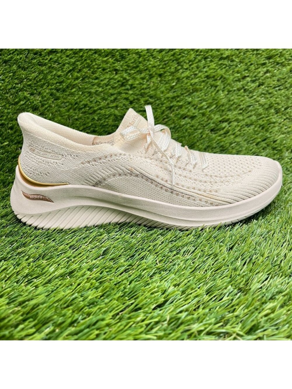 Skechers Arch Fit Ultra Flex 3.0 Womens Size 7 Beige Gold Running Shoes Sneakers